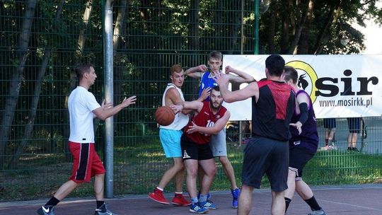Turniej koszykówki ulicznej na "Żarciowozach" w Kędzierzynie-Koźlu