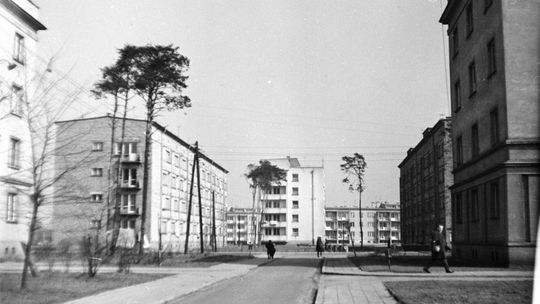 Kędzierzyn-Koźle, ulica 1 Maja z 1961 roku. Autor zdjęcia: Tadeusz Horoszkiewicz
