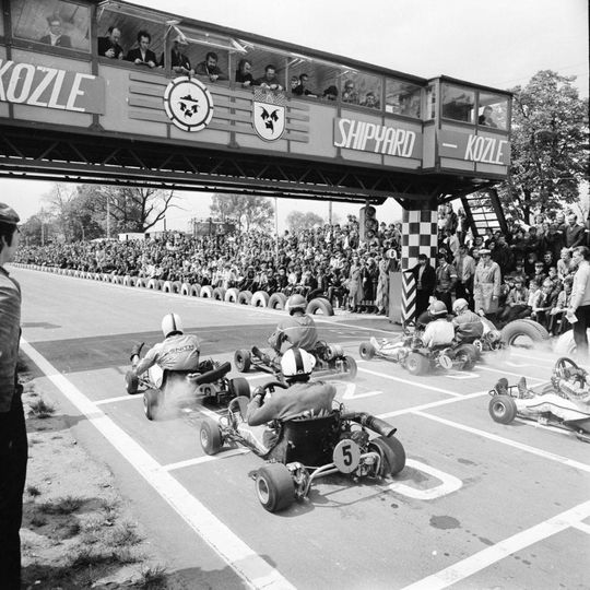 Tor kartingowy w Koźlu. Trójmecz Jugosławia, Niemcy (RFN), Polska w 1973 roku. Autor zdjęcia: Tadeusz Horoszkiewicz