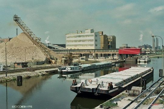 Azoty Port na końcówce Kanału Kędzierzyńskiego 1979 rok, foto Bogusław Rogowski