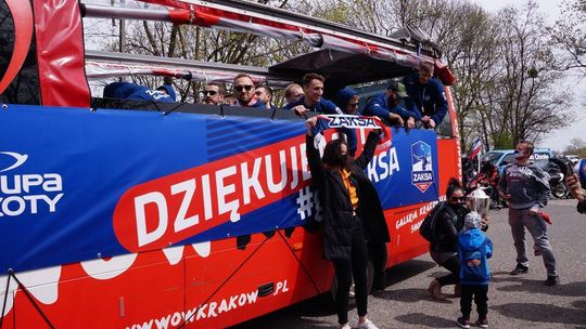 Spotkania siatkarzy Grupy Azoty ZAKSA z kędzierzyńsko-kozielskimi kibicami (os. Zachód) 