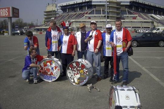 Klub kibica na Final Four Ligi Mistrzów 2003 roku w Mediolanie, gdzie Mostostal-Azoty zajął 3. miejsce w Europie Archiwum prywatne