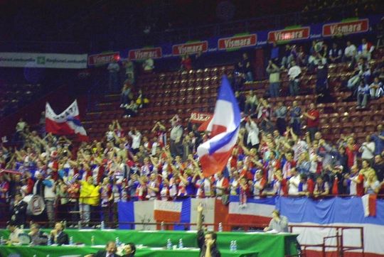 Klub kibica na Final Four Ligi Mistrzów 2003 roku w Mediolanie, gdzie Mostostal-Azoty zajął 3. miejsce w Europie Archiwum prywatne