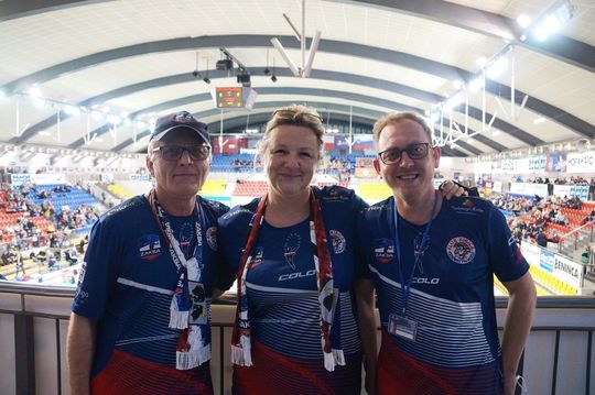 Wierchuszka Klubu Kibica ZAKSA Kędzierzyn-Koźle. Od lewej: prezes Andrzej Kosiewicz, rzecznik prasowy Agnieszka Bodzioch oraz wiceprezes Kamil Mrugała